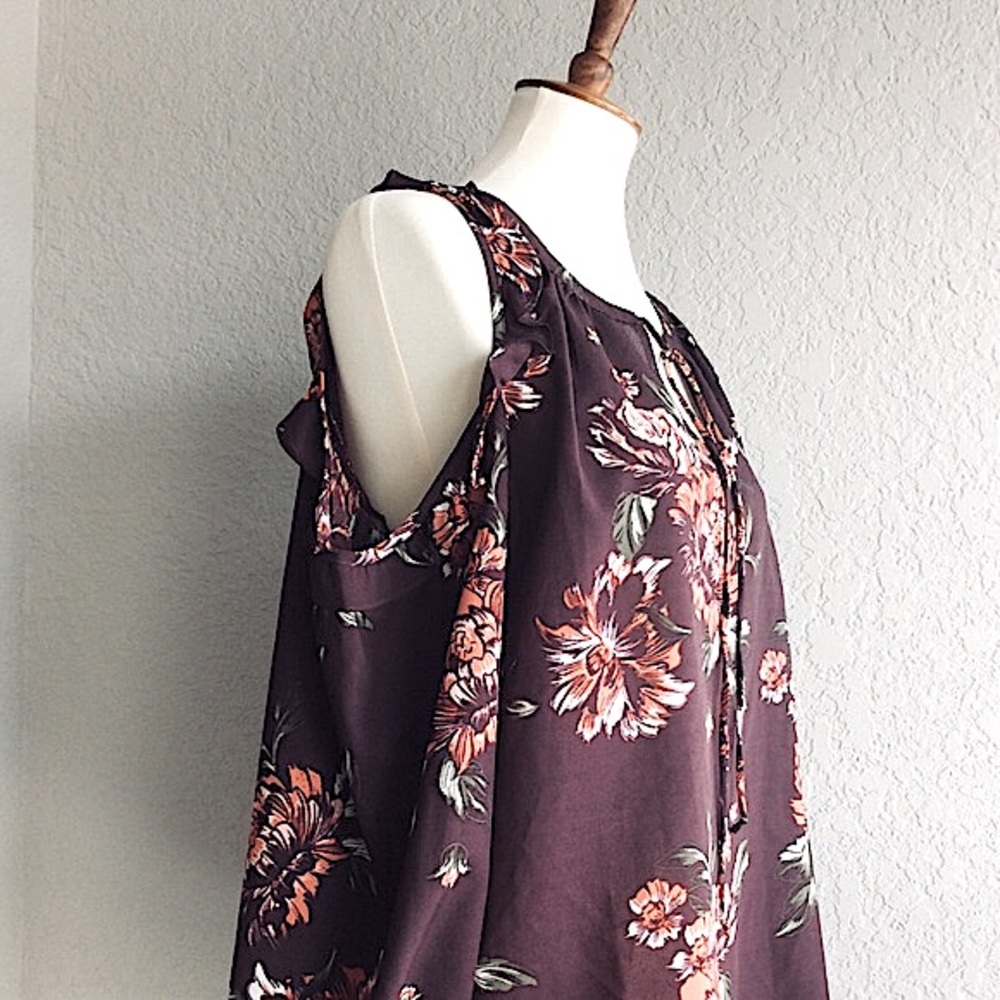 Sanctuary Slouchy Dark Floral Burgandy Top M